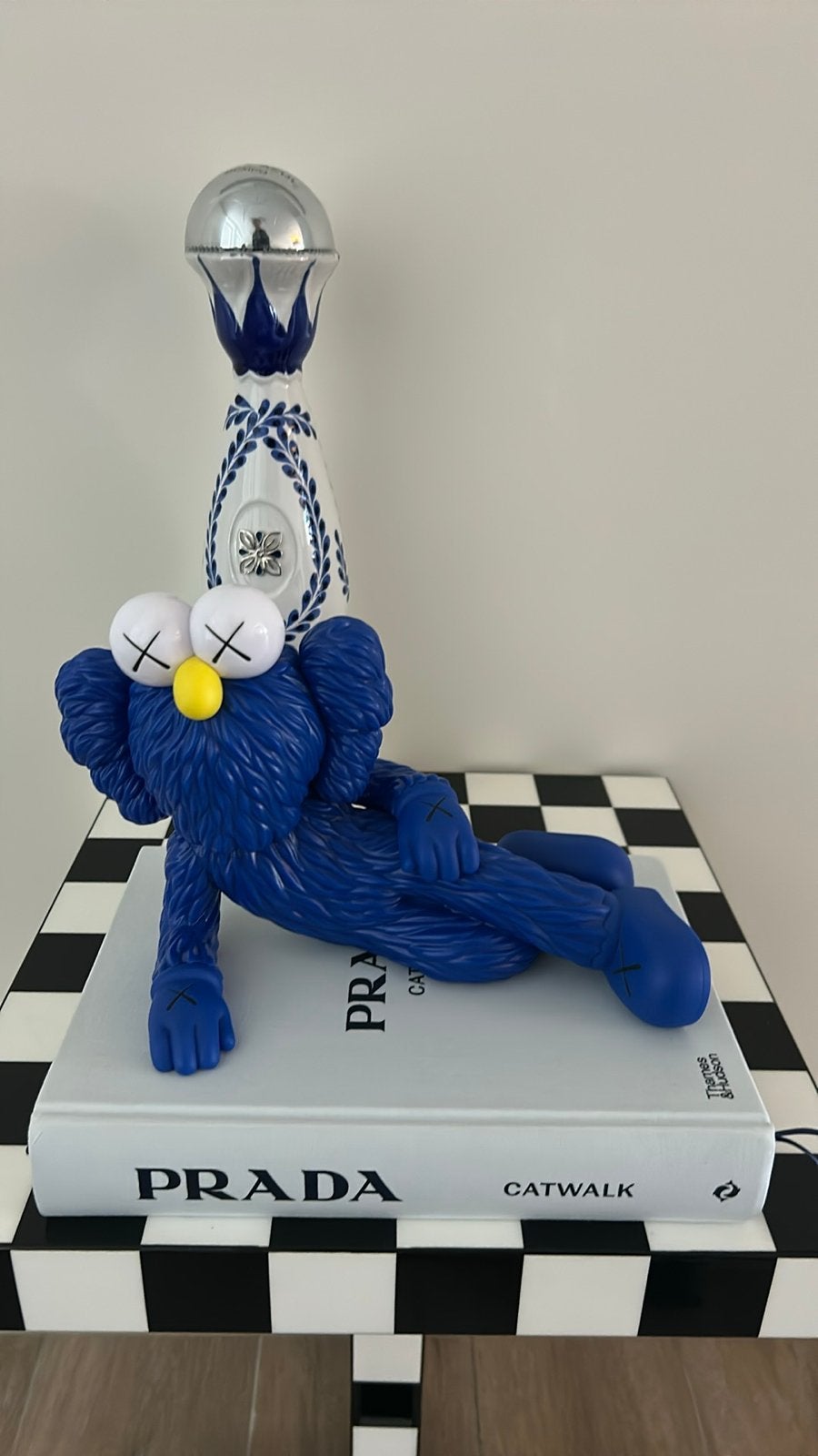 KAWS Time Off Blue, Antiek en Kunst, Overige onderwerpen, Blauw, Kunststof, Ophalen of Verzenden
