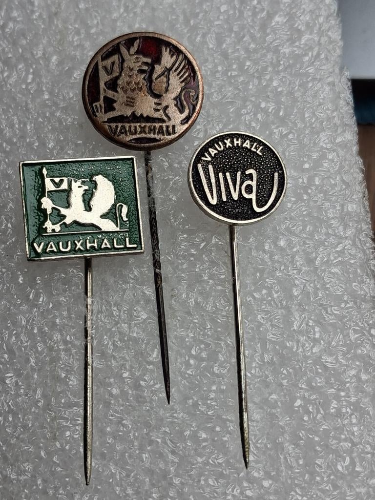 Speldjes Vauxhal engelse auto 3x, Verzamelen, Speldjes, Pins en Buttons, Ophalen of Verzenden, Gebruikt, Transport