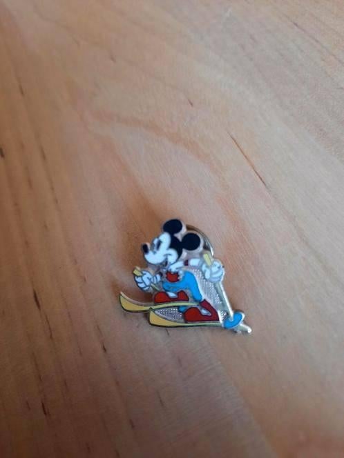 MICKEY MOUSE PIN - 2X, Ophalen of Verzenden, Mickey Mouse, Beeldje of Figuurtje
