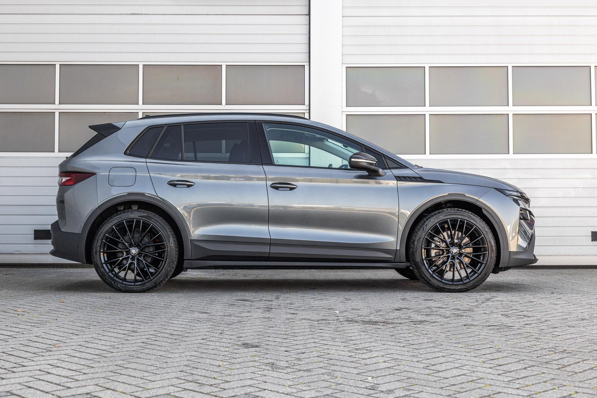Skoda Elroq 85 286pk Business Edition | Black Pakket | 21" V, Auto's, Automaat, Achterwielaandrijving, Leder en Stof, 2019 kg