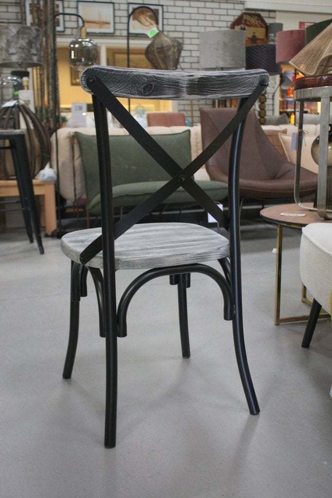 Eetkamerstoel Cross metaal & hout industrieel vintage (24x), Huis en Inrichting, Stoelen, Ophalen, Zwart, Nieuw, Vijf, Zes of meer stoelen