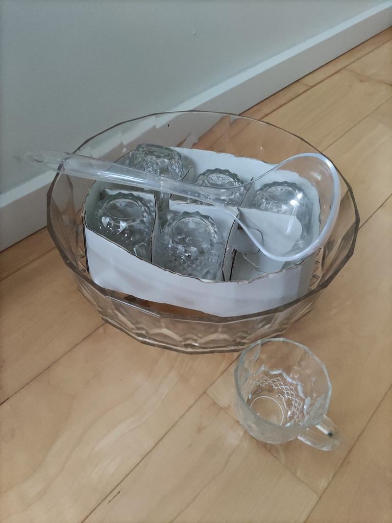 bowlset, glazen kom met 6 glazen en plastic lepel pollepel, Huis en Inrichting, Keuken | Servies, Ophalen of Verzenden, Glas, Overige stijlen