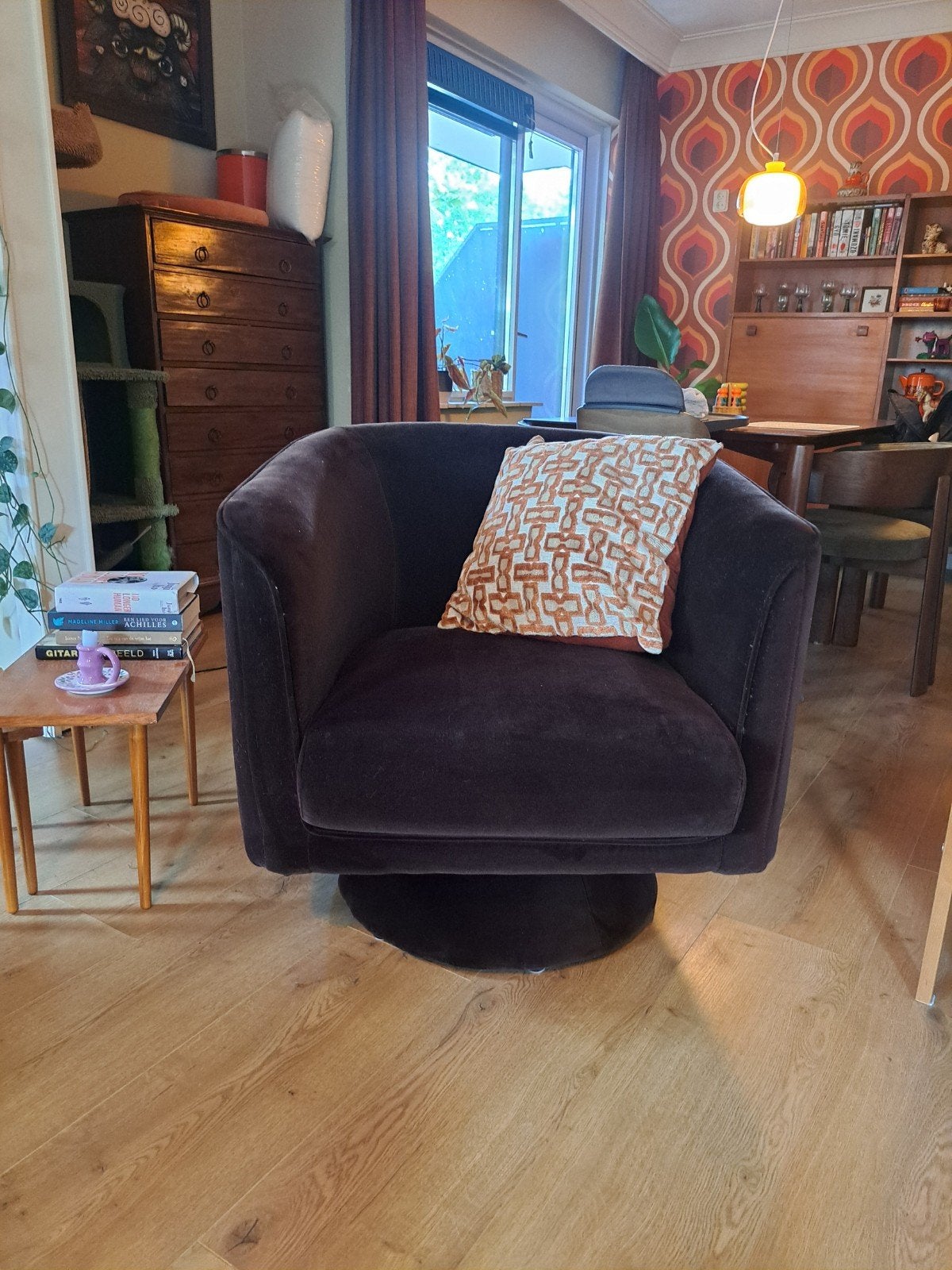 Donkerbruine fluwele Coventry draai fauteuil van Jotex, Huis en Inrichting, Fauteuils, Ophalen, Gebruikt, 75 tot 100 cm, 75 tot 100 cm