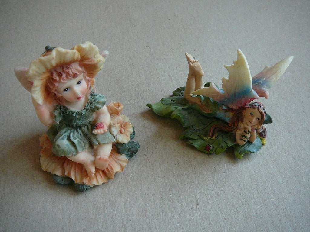 2 kunststof beeldjes, Verzamelen, Ophalen of Verzenden, Zo goed als nieuw, Overige typen