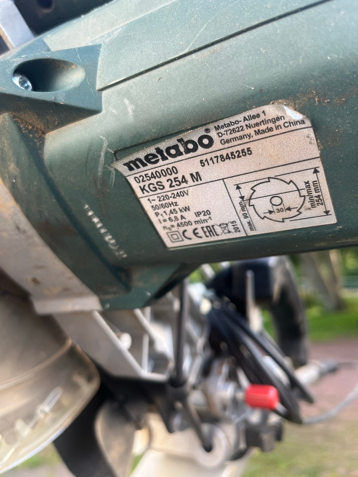 Metabo KGS254M Afkortzaag 2015 met onderstel en zaagblad, Ophalen, Gebruikt, 70 mm of meer, Afkortzaag
