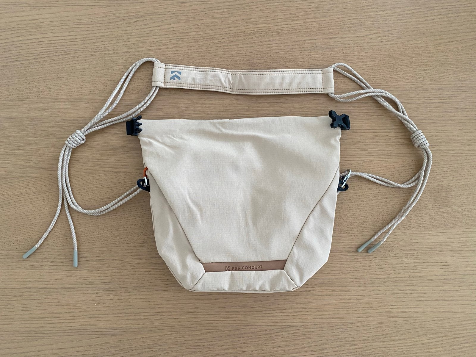 KF Concept - Urban Wander U11 Sling Bag 5L KF13.168V1, Ophalen of Verzenden, Zo goed als nieuw, Beige, Schoudertasje