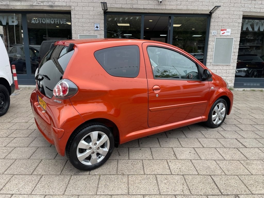 Foto 12 van Toyota Aygo 1.0 VVT-i Dyn Facelift Led Nw Apk NAP (bj 2012)