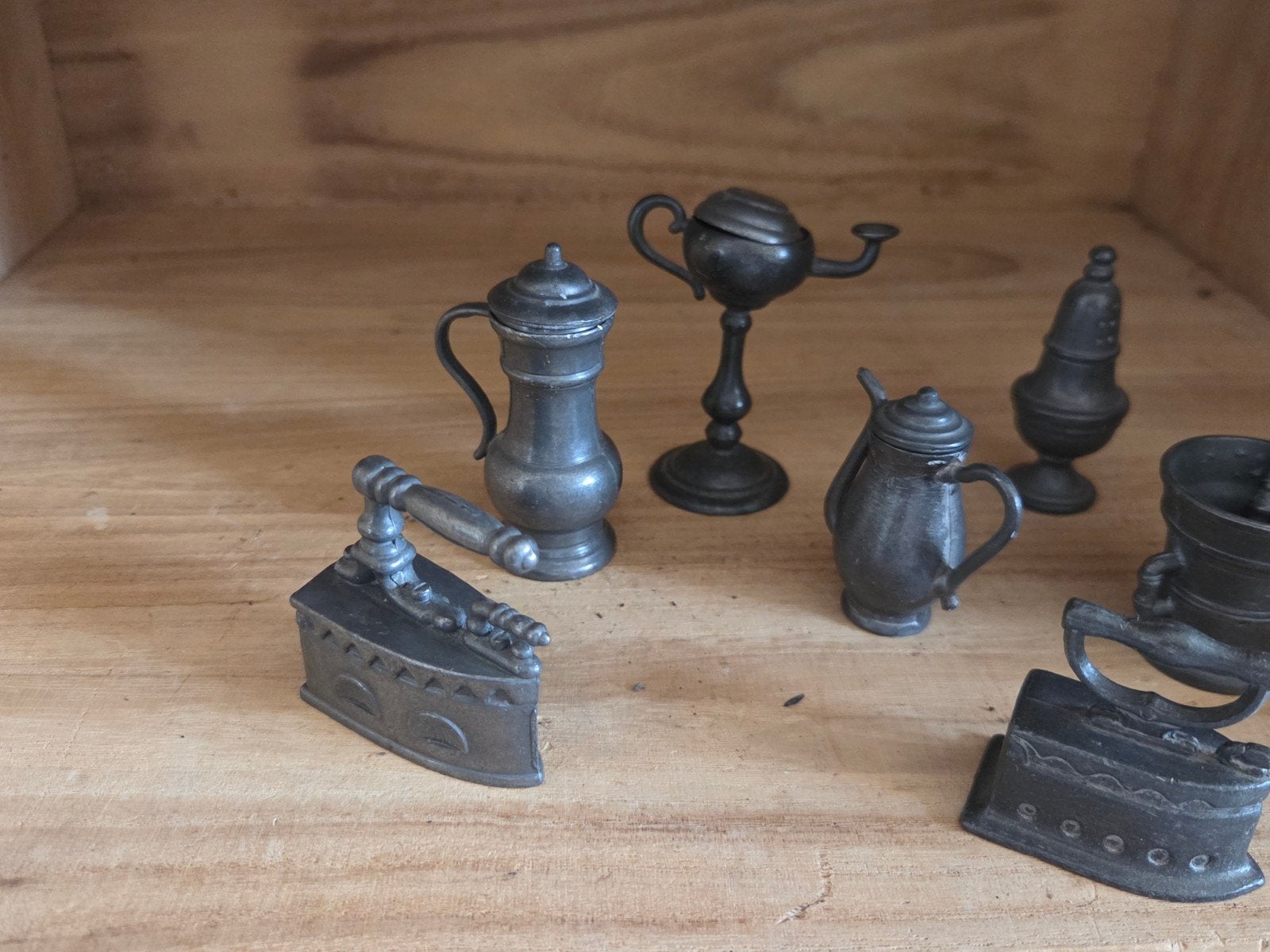 Antieke miniatuur tinnen huishoudelijke artikelen (9 stuks), Ophalen of Verzenden