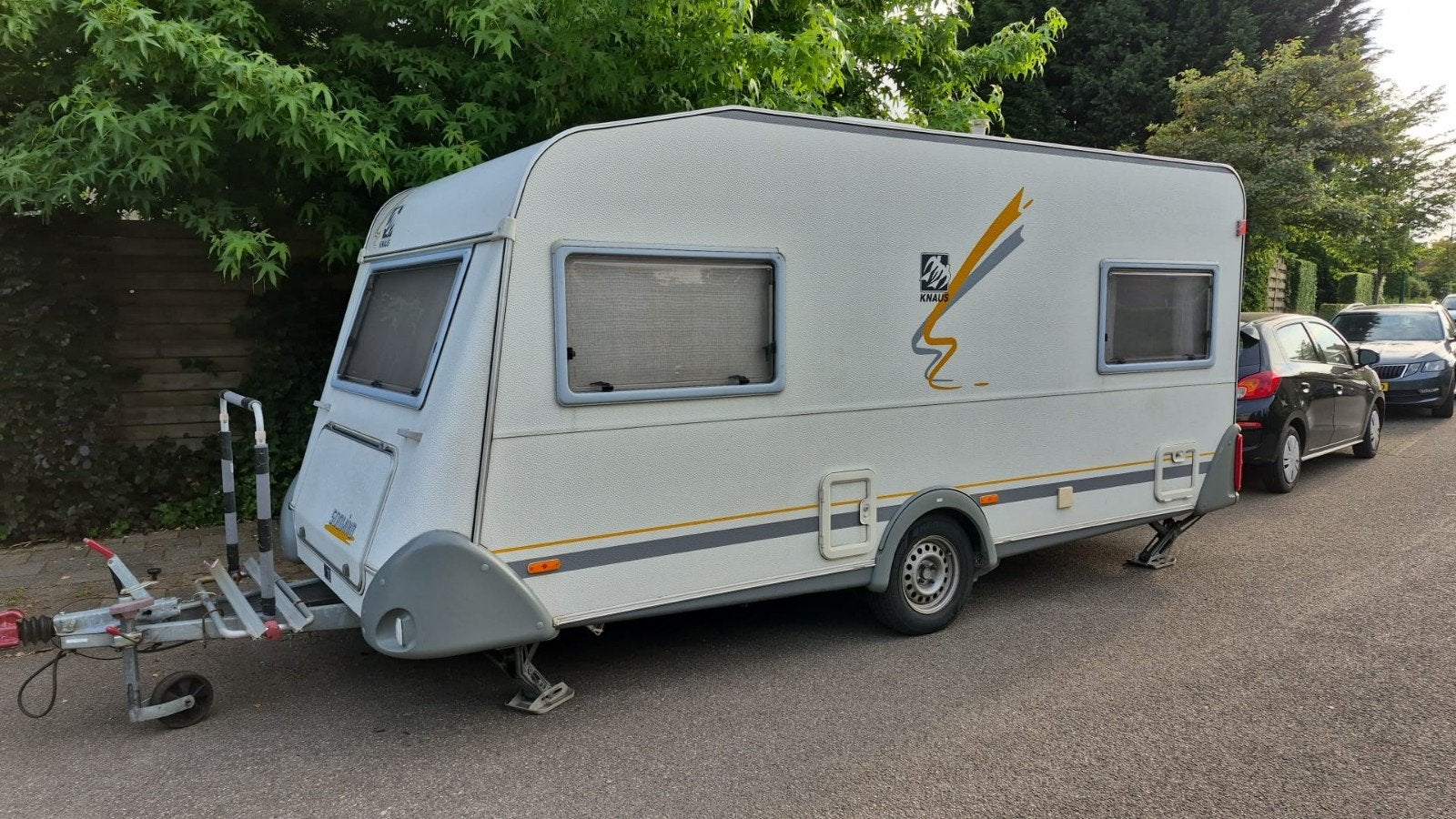 Knaus Südwind 450 met mover, 2 fietsdragers, luifel,voortent, Rondzit, Dwarsbed, Particulier, Knaus