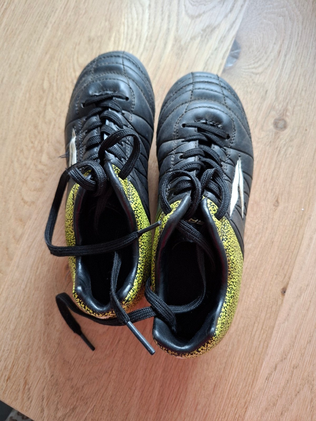 Osaga voetbalschoenen maat 32, Ophalen of Verzenden, Gebruikt, Schoenen