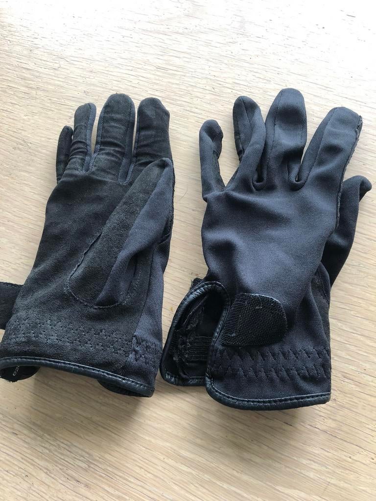 Paardrij handschoen (fouganza), Ophalen