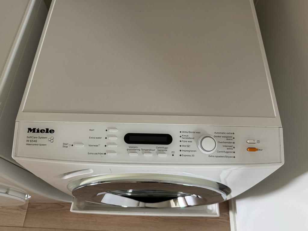 Miele W 6546 SoftCare System wasmachine - Goed onderhouden, Witgoed en Apparatuur, Wasmachines, Gebruikt, Voorlader, 6 tot 8 kg