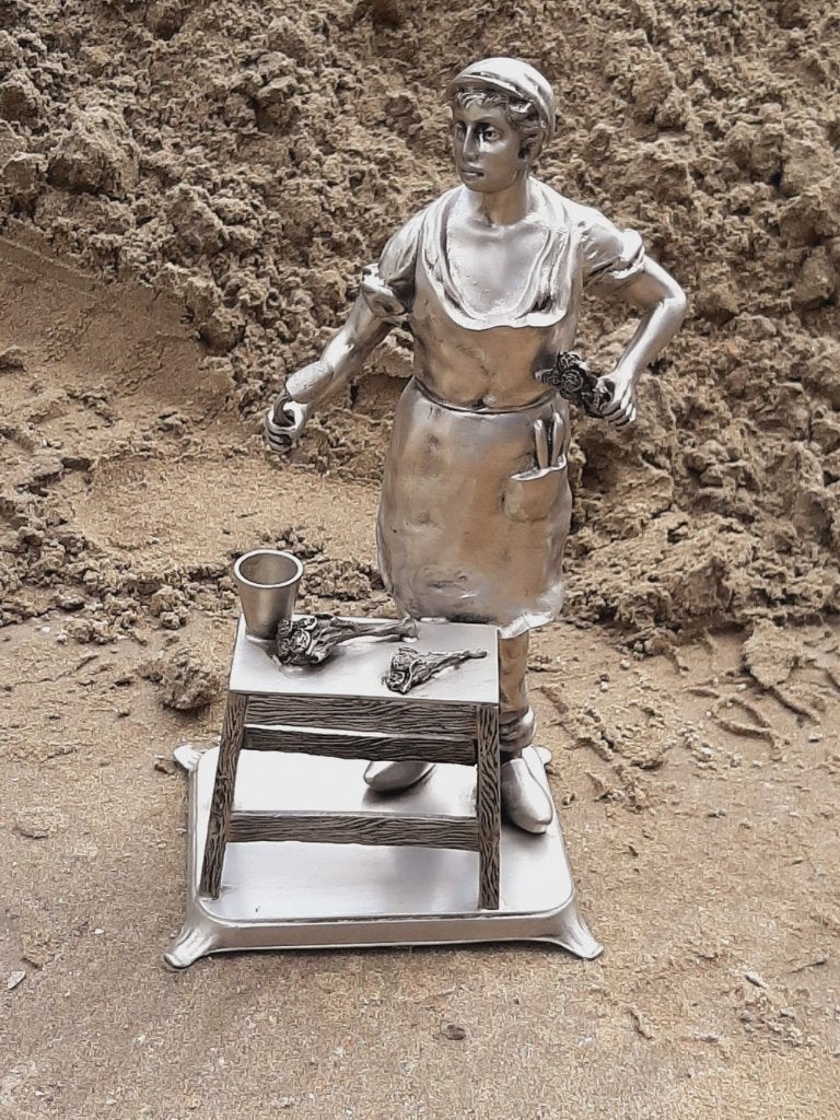 Gedetailleerd tinnen beeld/sculptuur ambachtelijke slager🥩, Antiek en Kunst, Ophalen of Verzenden