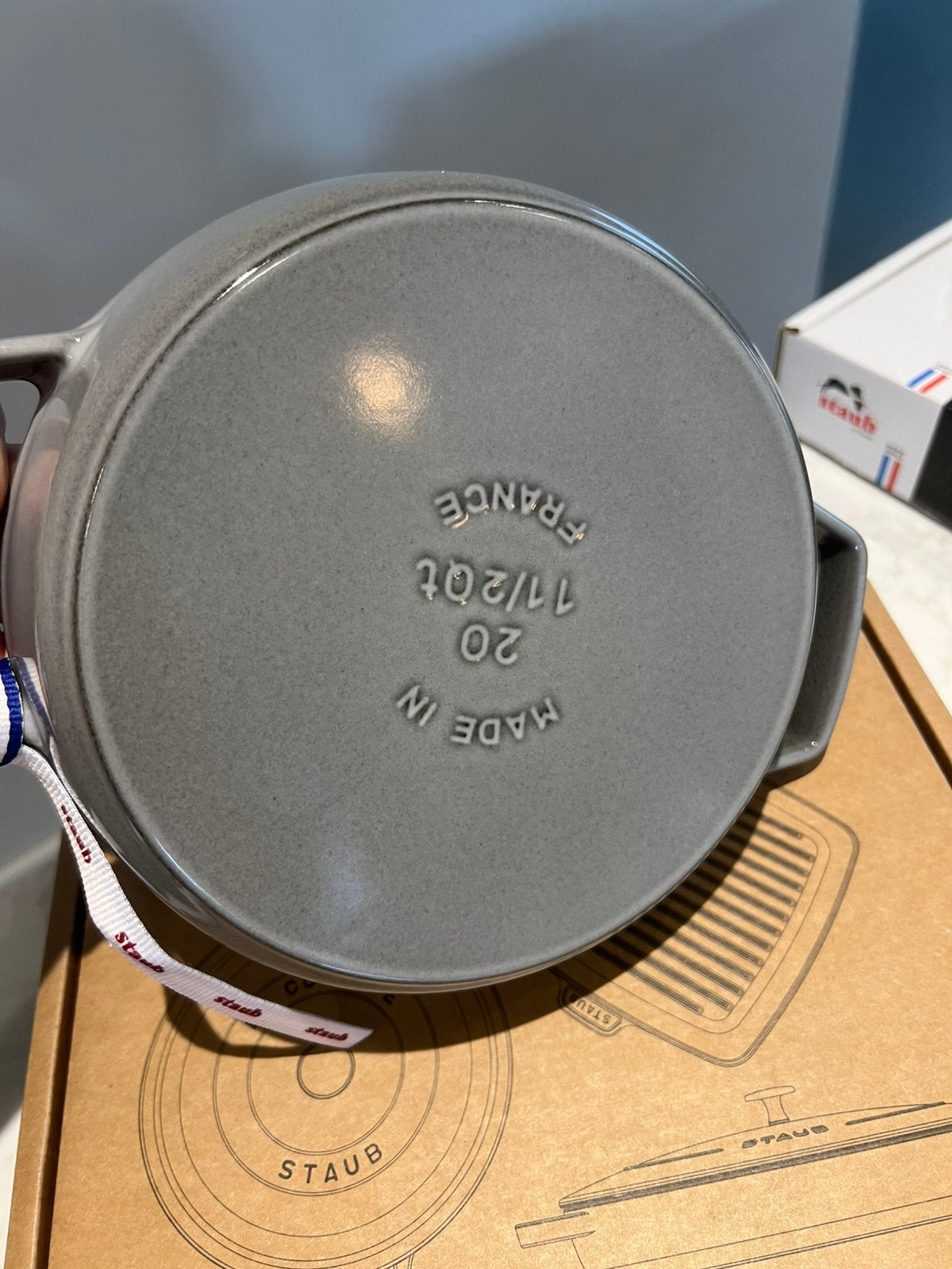 Nieuwe braiser van Staub 20 cm Graphite in de doos, Geschikt voor barbecue, Gietijzer, Overige typen, Nieuw