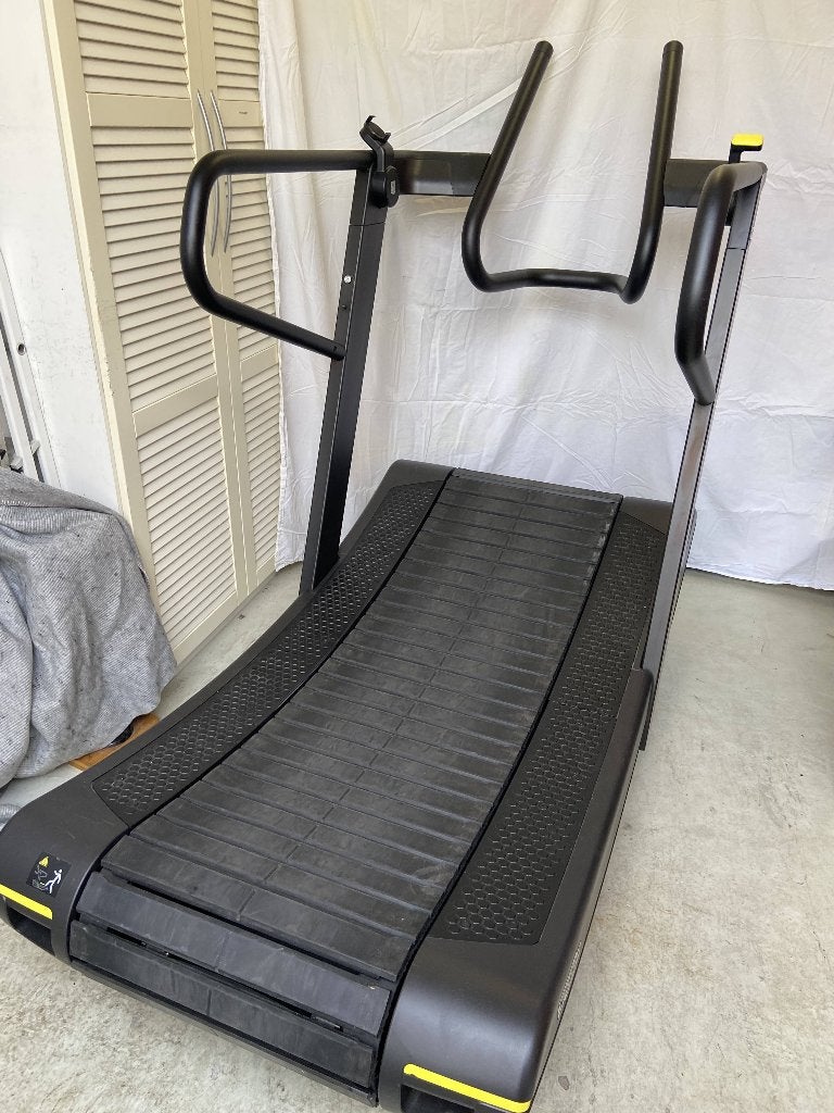 SkillMill TechnoGym, Sport en Fitness, Ophalen, Kunststof, Gebruikt, Buik