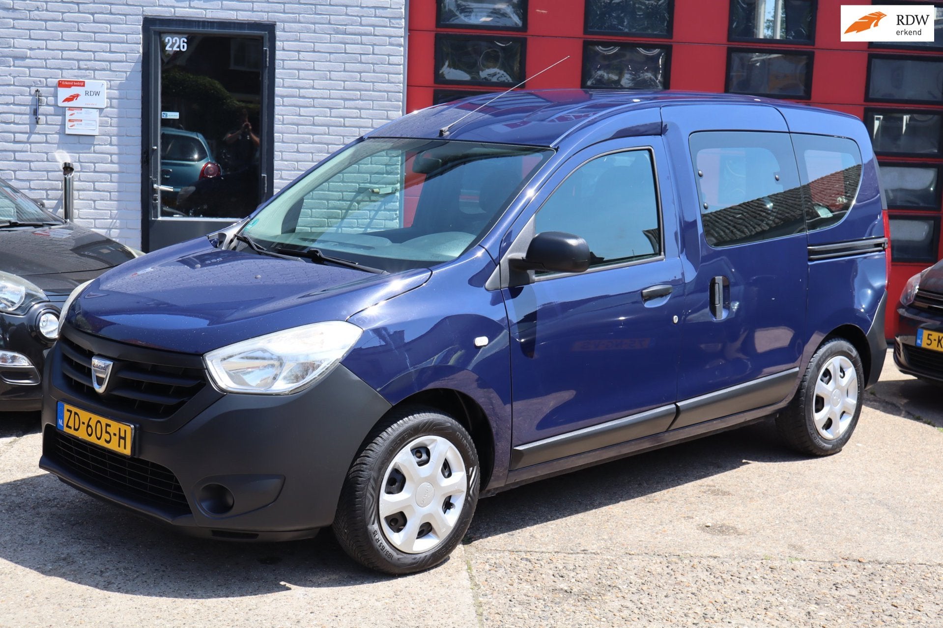 Dacia Dokker 1.2 TCe Ambiance , 2 X Schuifdeur , Trekhaak, Auto's, Voorwielaandrijving, Euro 5, Gebruikt, 4 cilinders