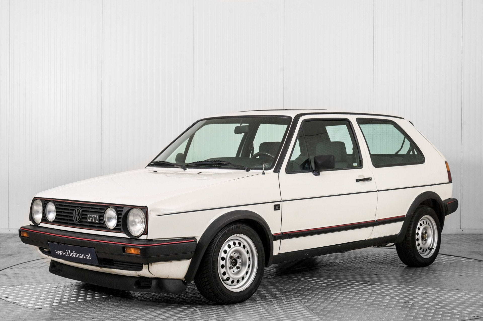 Volkswagen Golf 1.8 GTI (bj 1987), Auto's, Voorwielaandrijving, Gebruikt, 4 cilinders, Wit