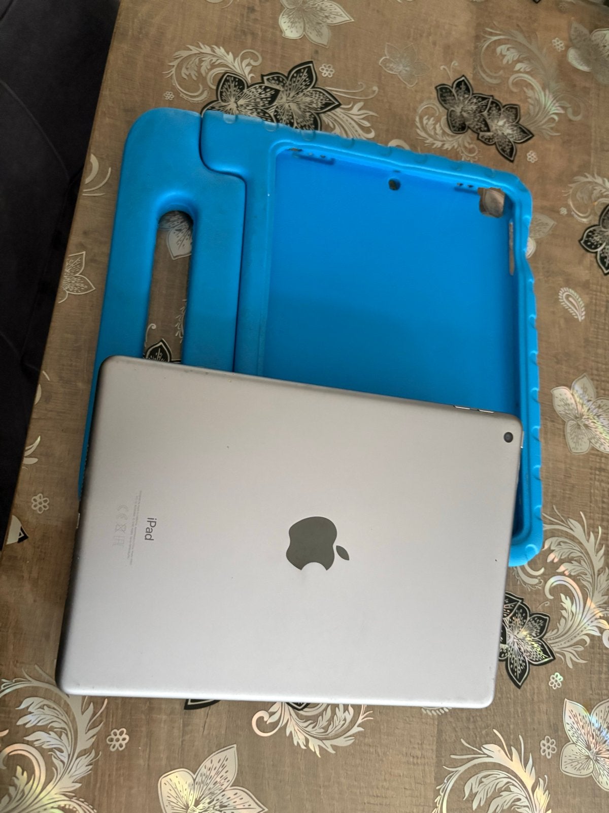 iPad 6e Generatie (2018) - 32GB Wi-Fi, Ophalen, Gebruikt, 10 inch, Bescherming voor- en achterkant