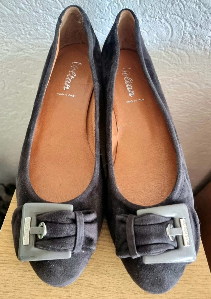 Mooie suede ballerinas van het merk Voltan, maat 42., Schoenen met lage hakken, Bruin, Verzenden, Nieuw