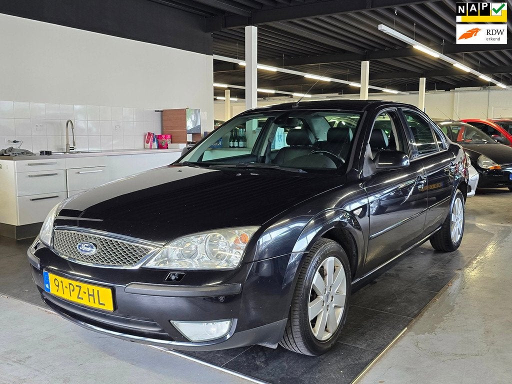 Ford Mondeo 2.0-16V Futura/AUTOMAAT/AIRCO/CRUISE/, Auto's, Ford, Zwart, Mondeo, Zwart, Bedrijf