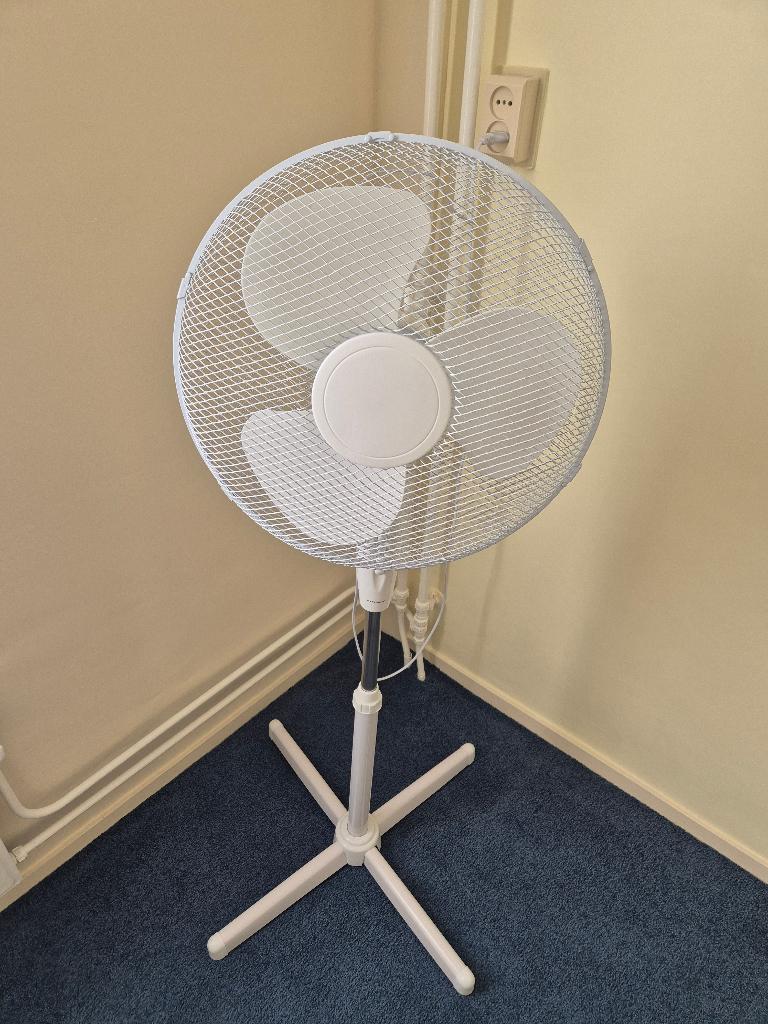 -VERKOELING- Stafief ventilator hoog - zwenkbaar - wit, Ophalen, Overige materialen, Wit, Klassiek