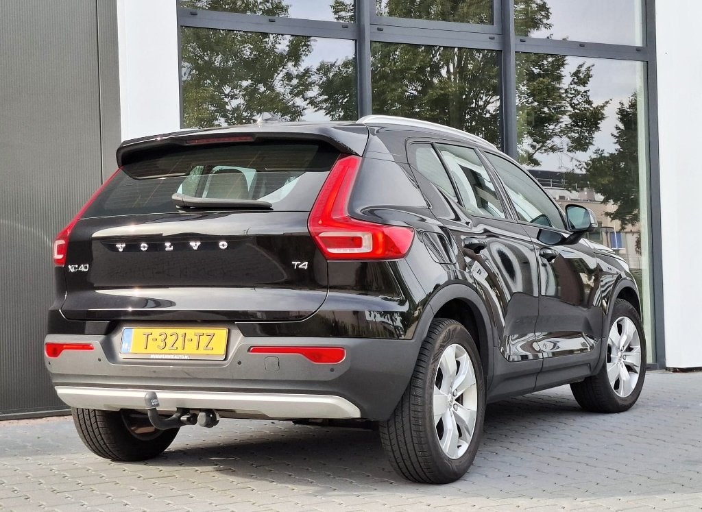 Volvo XC40 2.0 T4 190pk l Camera l 2019 l Harman Kardon, 15 km/l, 1800 kg, 1969 cc, Leder en Stof