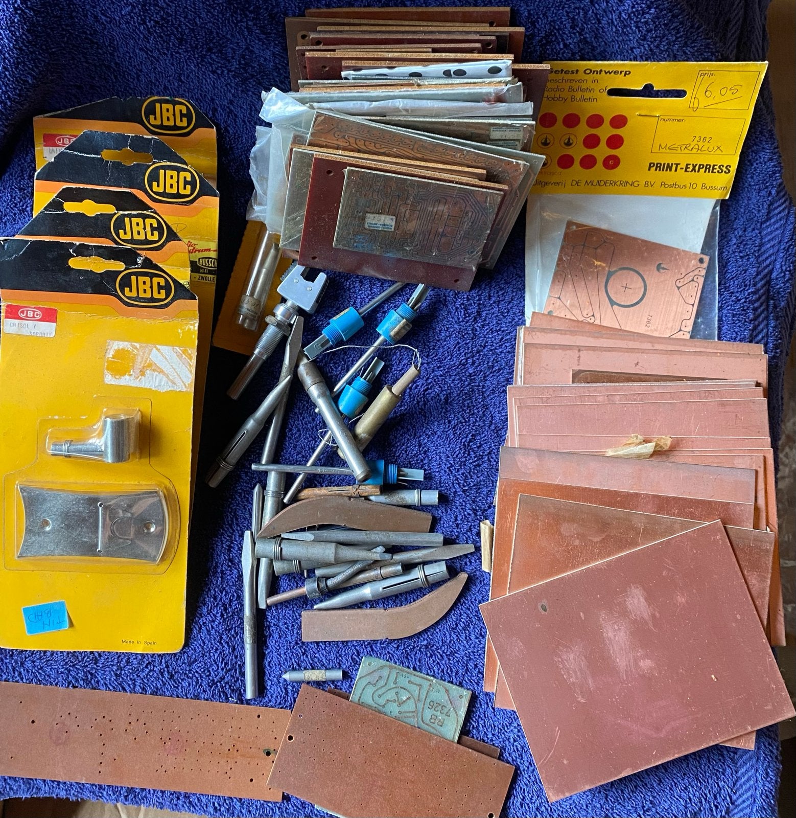 Verzameling elektronica materialen/soldeer stiften/printjes, Ophalen of Verzenden, Nieuw