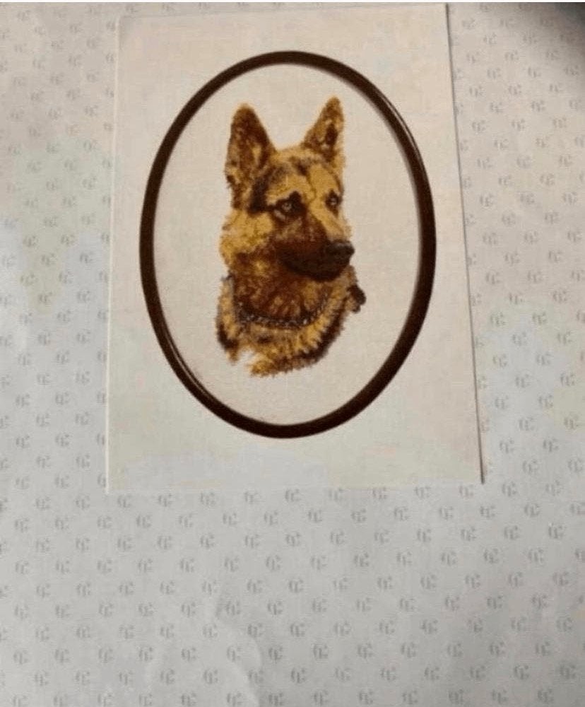 BORDUURPAKKET THEA GOUVERNEUR HERDERSHOND, Ophalen of Verzenden, Nieuw, Handborduren, Borduurpakket