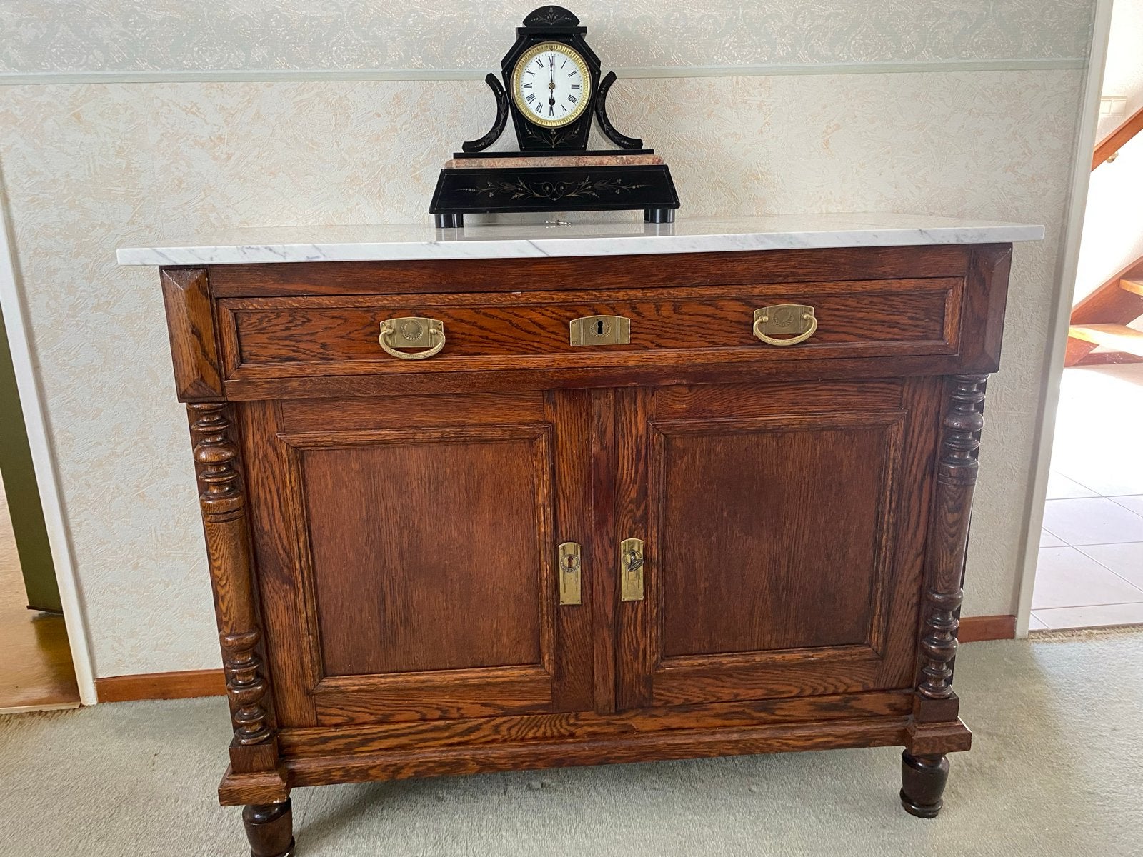Antiek eiken dressoir met marmeren blad, Ophalen
