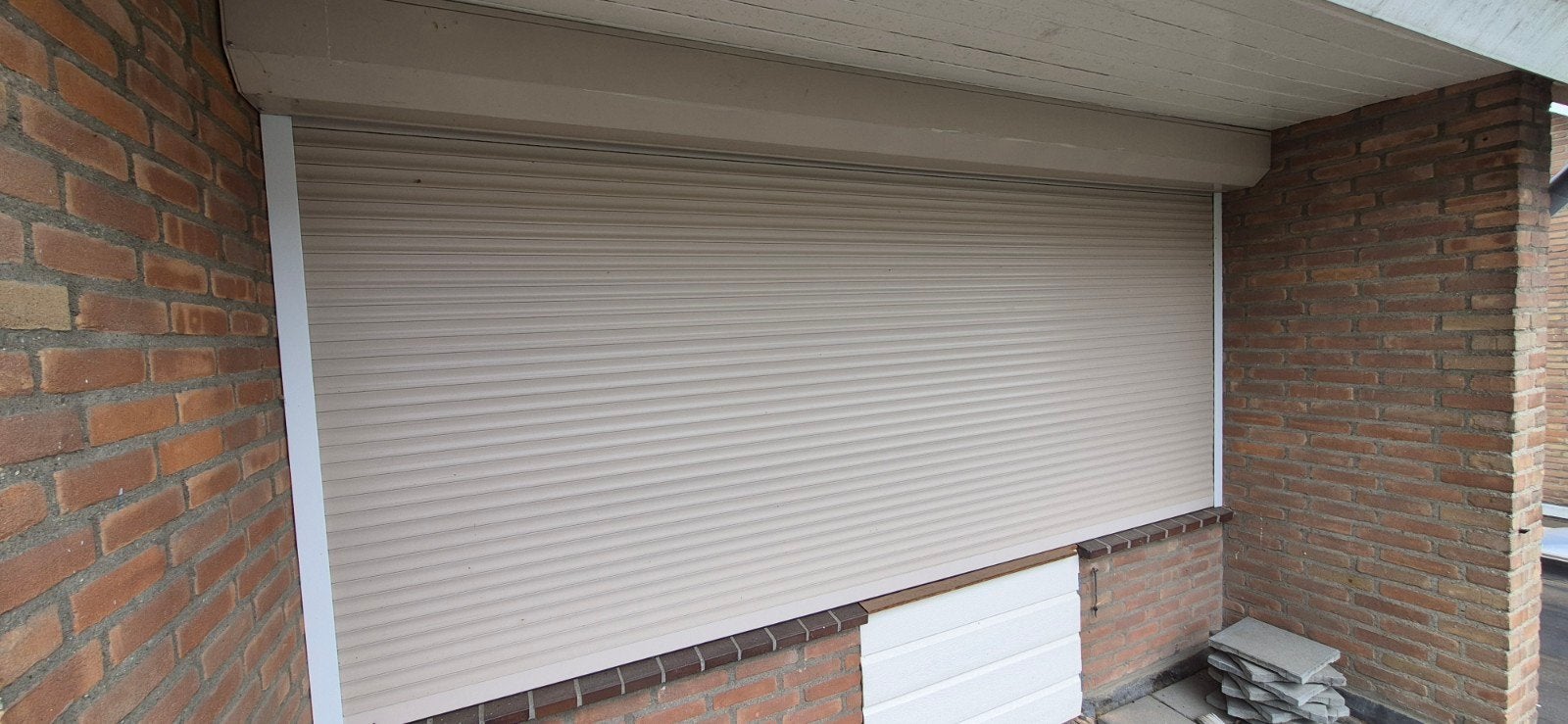 Somfy RTS rolluik met motor - 333x159 cm (geleiders 138), Ophalen, Gebruikt, Crème of Beige, 200 cm of meer