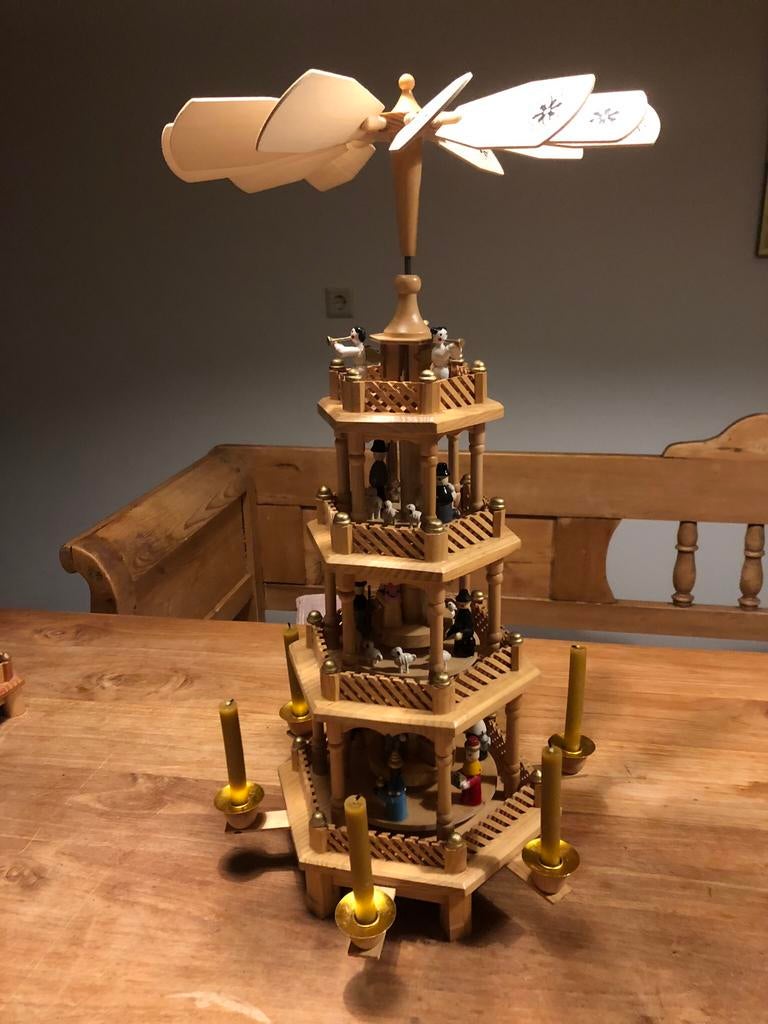Kerstpiramide, 4 etages, 56 cm., Diversen, Ophalen of Verzenden, Zo goed als nieuw