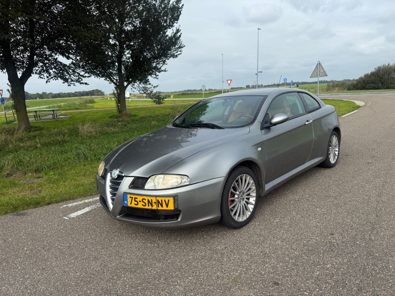 Alfa Romeo GT 1.8 TS 2006 Grijs nieuwe apk, Auto's, Voorwielaandrijving, 4 cilinders, 400 kg, Origineel Nederlands