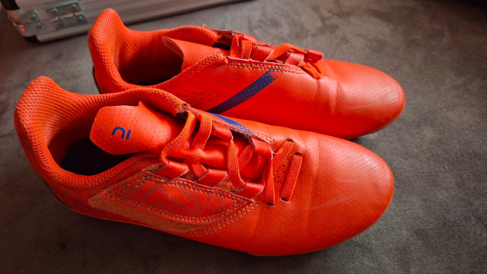 Kipsta voetbalschoenen maat 34 - amper gedragen, Sport en Fitness, Ophalen of Verzenden, Zo goed als nieuw, Schoenen