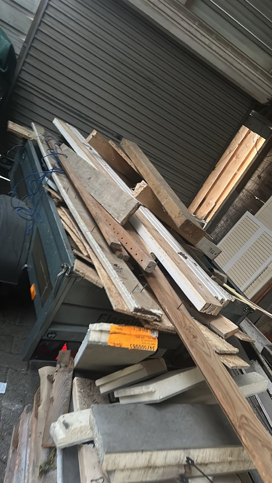 Diverse houtsoorten en maten in aanhanger, Gebruikt, Overige typen, Ophalen of Verzenden, Overige houtsoorten
