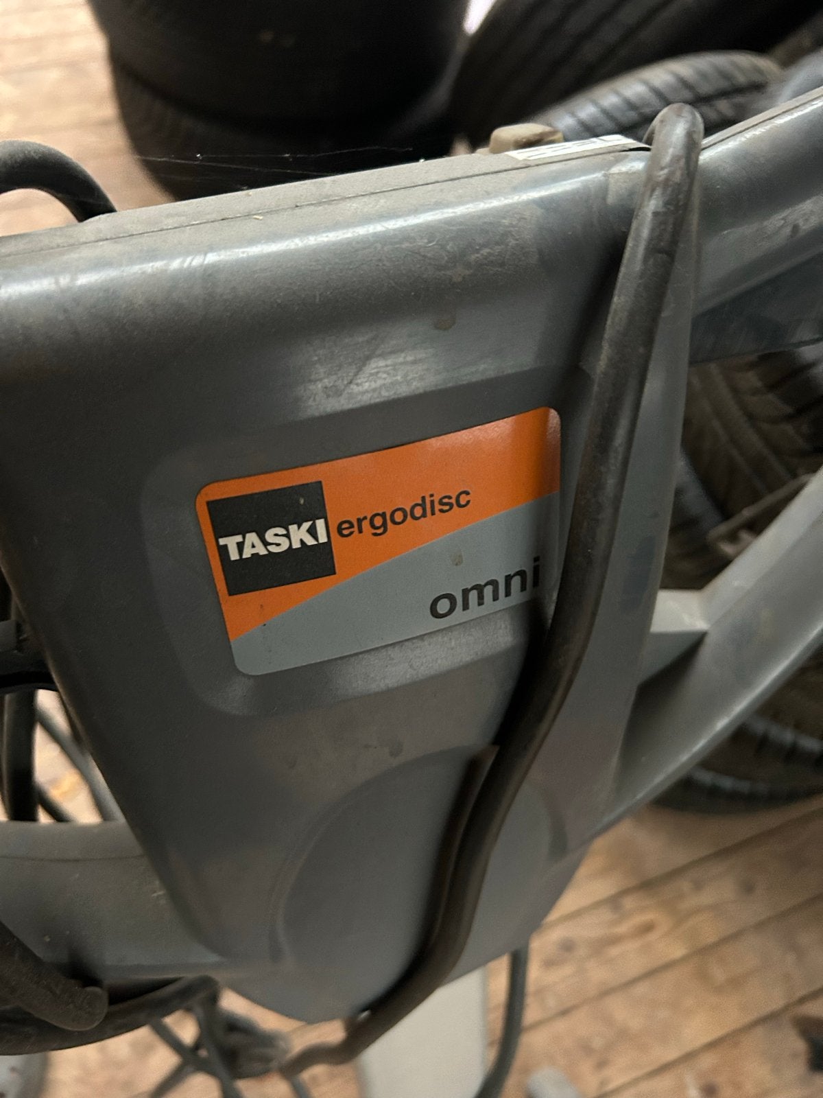 TASKI ergodisc omni schrobmachine, Ophalen of Verzenden, Gebruikt, Schrobmachine