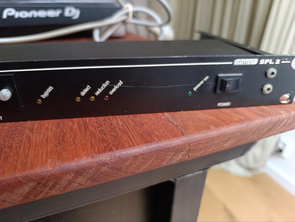 Dateq SPL 2 Limiter - Microprocessor gestuurde stereolimiter, Ophalen of Verzenden, Gebruikt, Compressor