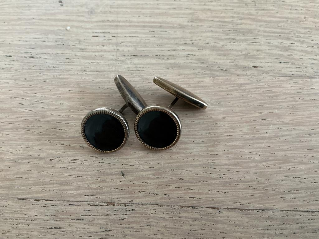 Elegante Manchetknopen met Zwarte Steen, Ophalen of Verzenden, Gebruikt, Zilver, Verzilverd