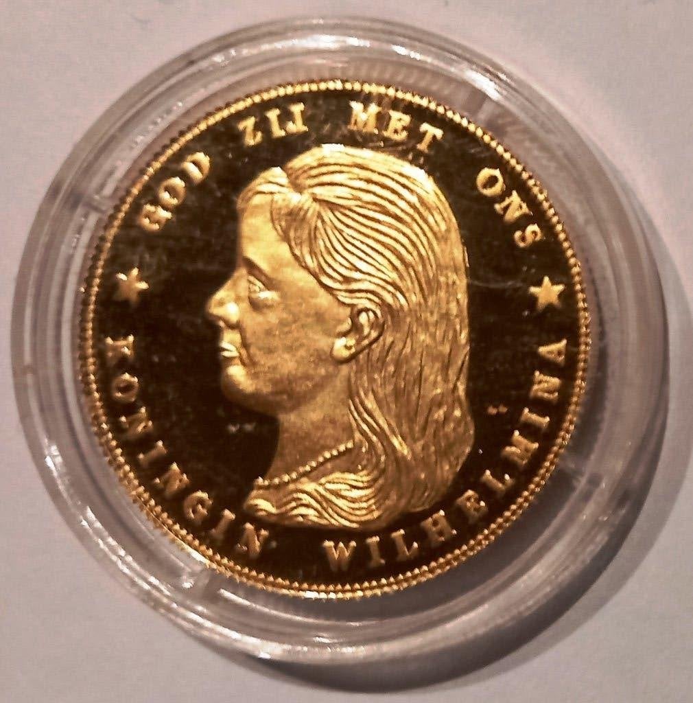 Kon. Wilhelmina 1895 - Vergulde 24K Gouden munt, Postzegels en Munten, Munten | Nederland, Verzenden, Koningin Wilhelmina, Losse munt
