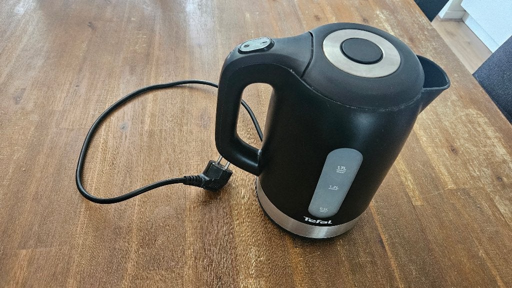 Tefal waterkoker (1,7L), 1 tot 2 liter, Ophalen, Gebruikt