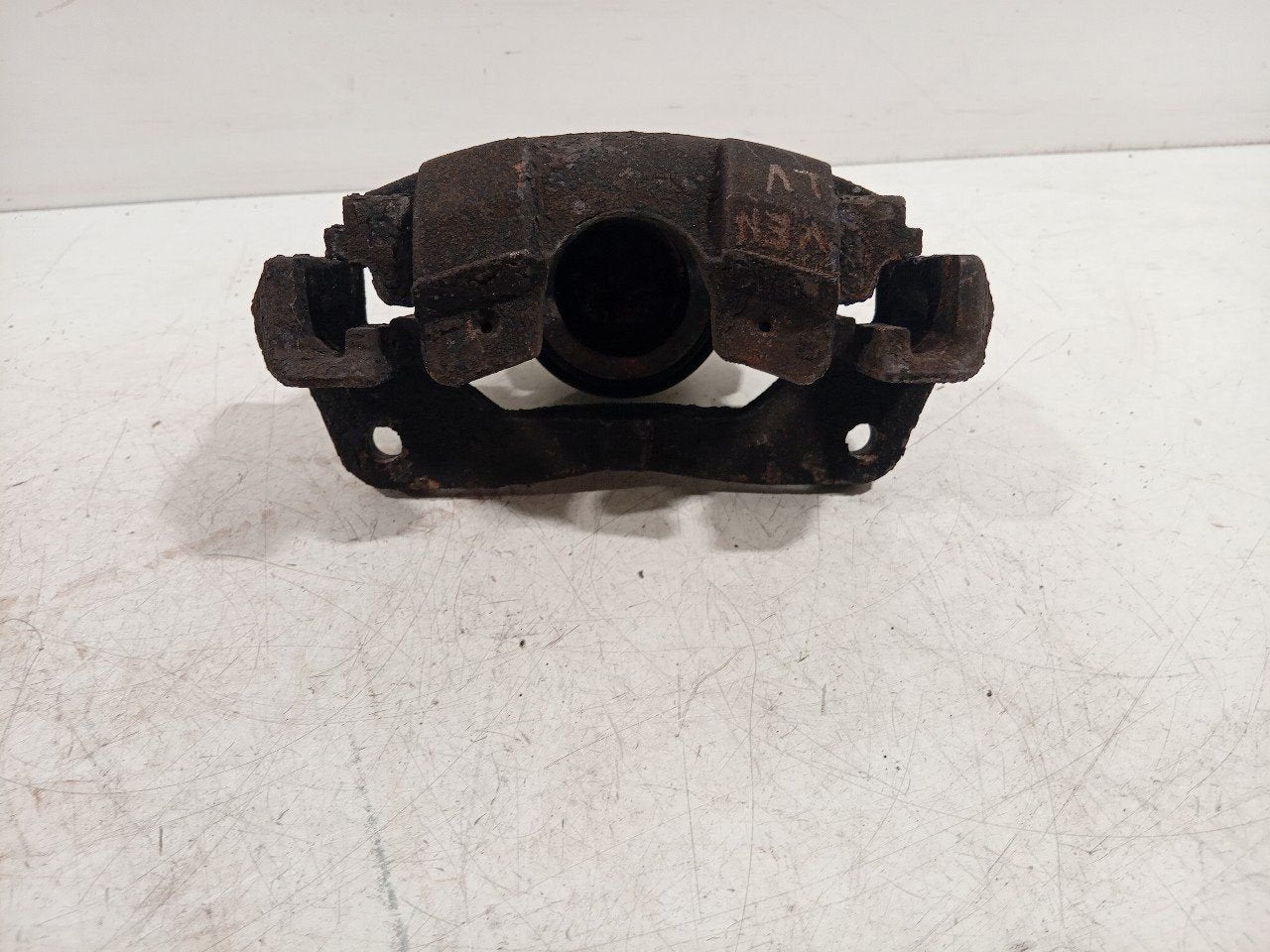 Remklauw links voor Toyota Aygo, Onderdelen@venauto.nl, Van der Ven Autorecycling B.V., Gebruikt, Ettenseweg 76, 4706 PB Roosendaal, The Netherlands