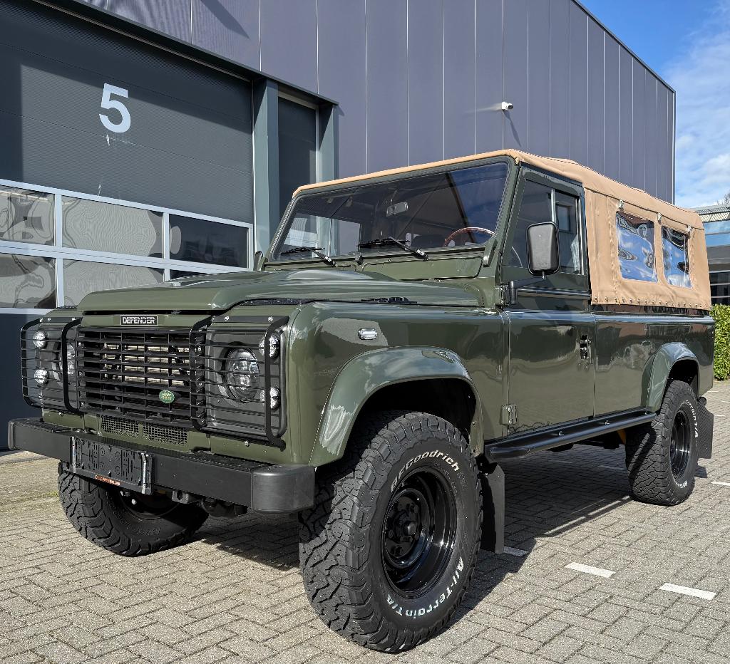Landrover Defender 110 Soft Top TD5 1998 - als nieuw!, 2500 cc, 3500 kg, Zwart, 151 pk