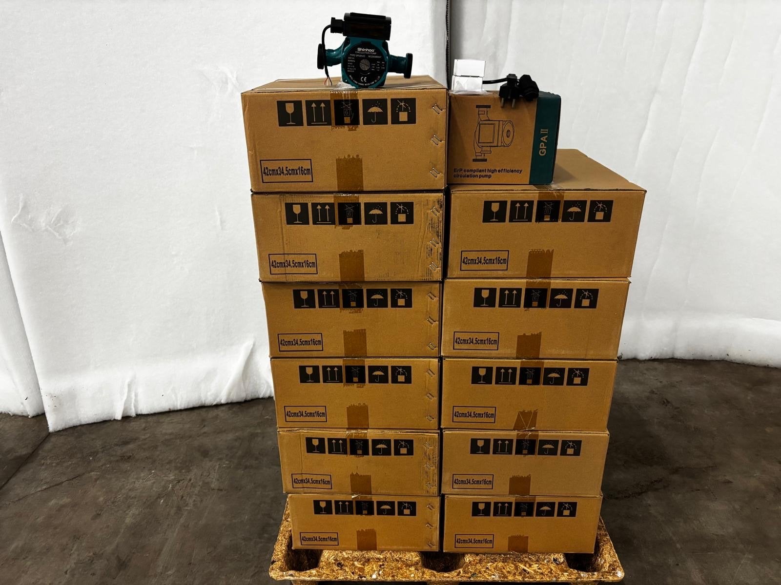 Partij 44x NIEUWE Shinhoo GPA25-6-180 CV circulatiepompen, Ophalen, Minder dan 30 cm, Hoog rendement (Hr), Overige typen