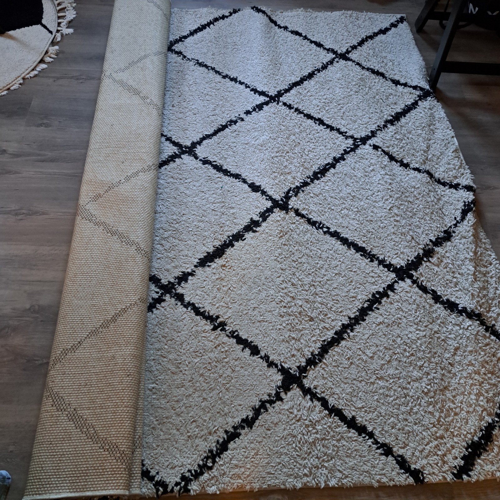 Hoogpolig vloerkleed wit/zwart Volero 230x330, Huis en Inrichting, Stoffering | Tapijten en Kleden, Ophalen, Zwart, Rechthoekig