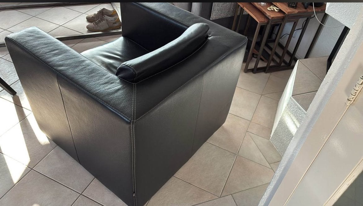 Comfortabele zwarte leren fauteuil, Ophalen of Verzenden, Zo goed als nieuw, Leer, 75 tot 100 cm