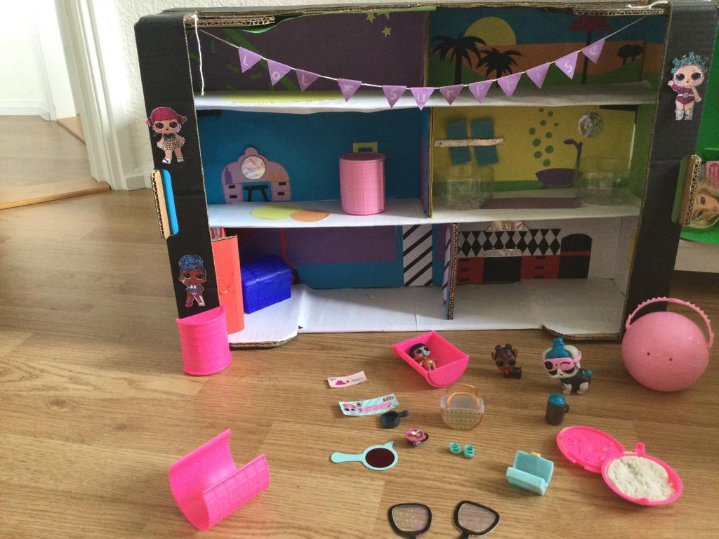 LOL surprise poppenhuis incl. accessoires, Kinderen en Baby's, Speelgoed | Poppenhuizen, Ophalen of Verzenden, Zo goed als nieuw