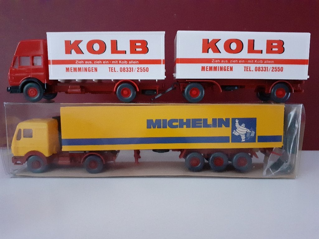 2 Mercedes-Benz vrachtwagens     1/87      fabrikant Wiking, Ophalen of Verzenden, Nieuw, Bus of Vrachtwagen, Wiking