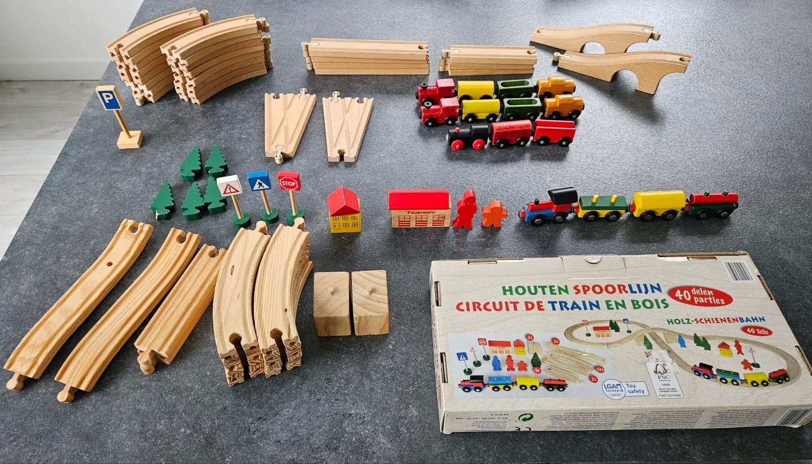 Houten treinset met accessoires, Ophalen, Zo goed als nieuw, Overige typen