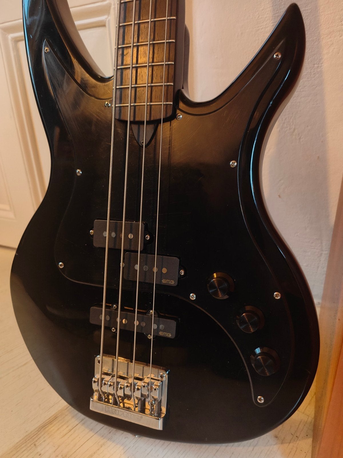 Hartke Vaccaro Bas. Aluminium neck., Ophalen, Gebruikt, Elektrisch