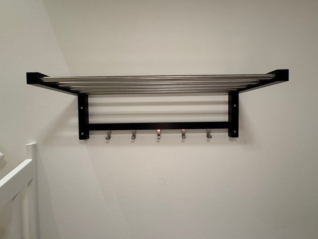 TJUSIG Ikea Kapstok zwart 79 cm, Huis en Inrichting, Woonaccessoires | Kapstokken, Zo goed als nieuw, Minder dan 100 cm, Metaal