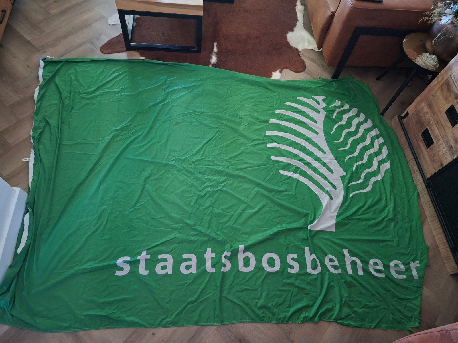 Vlag Staatsbosbeheer, Ophalen